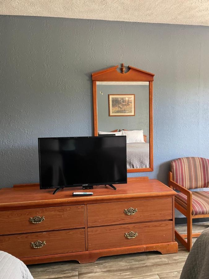 Deerfield Inn Adamsville Ngoại thất bức ảnh